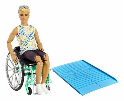 KEN CON SEDIA A ROTELLE
