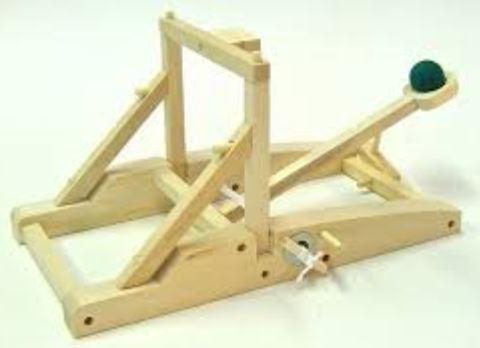 CATAPULTA MEDIEVALE IN LEGNO
