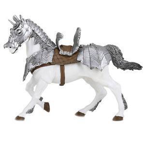 CAVALLO CON ARMATURA