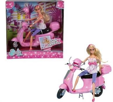 STEFFI LOVE CON SCOOTER