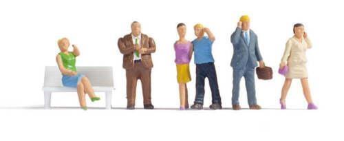 PERSONAGGI CON CELLULARE