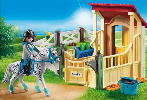 STALLA CON CAVALLO APPALOOSA