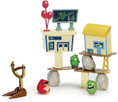 ANGRY BIRDS ATTACCO ALL'ISOLA